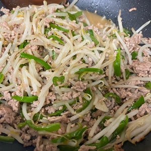 ご飯がすすむ！もやしとひき肉のこってり味噌炒め